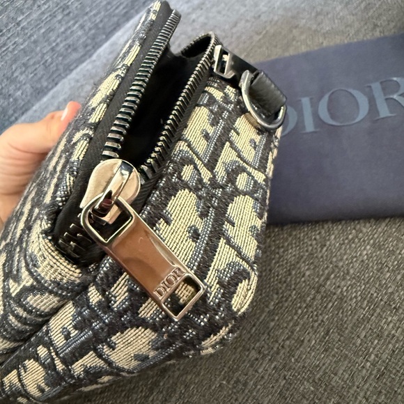 Dior Oblique Jacquard Crossbody Pouch - Picture 4 of 15